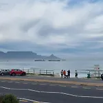 Bloubergstrand 2 Bedroom Beachfront Apartment