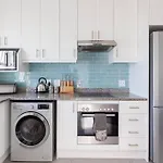 Bloubergstrand 2 Bedroom Beachfront Apartment