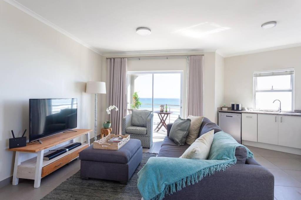 Appartement Bloubergstrand 2 Bedroom Beachfront