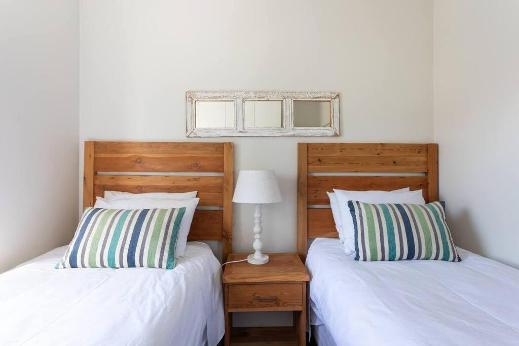 Bloubergstrand 2 Bedroom Beachfront Appartement