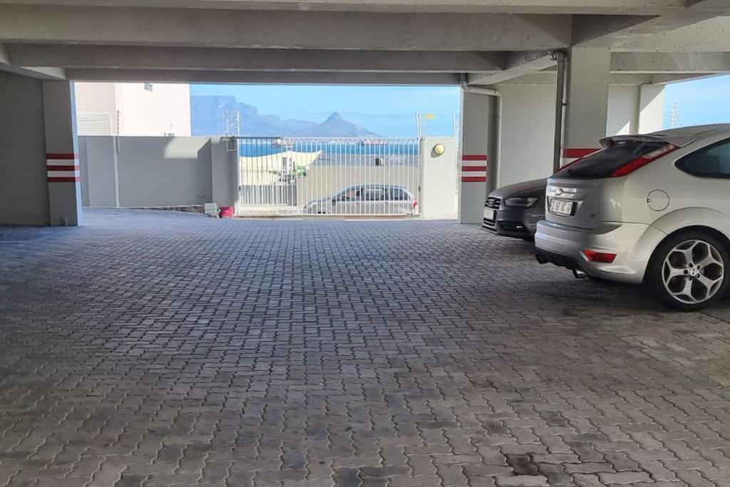 Appartement Bloubergstrand 2 Bedroom Beachfront *