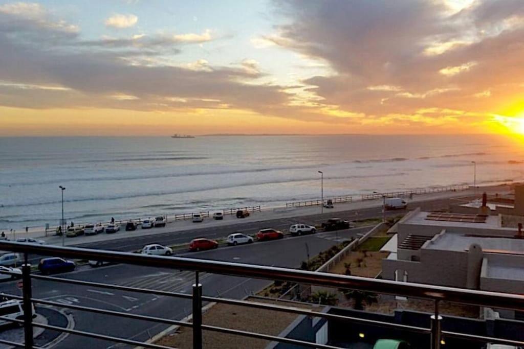 Appartement Bloubergstrand 2 Bedroom Beachfront *