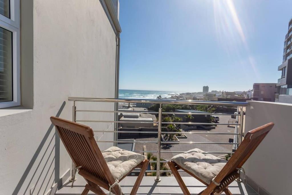 Bloubergstrand 2 Bedroom Beachfront * Le Cap