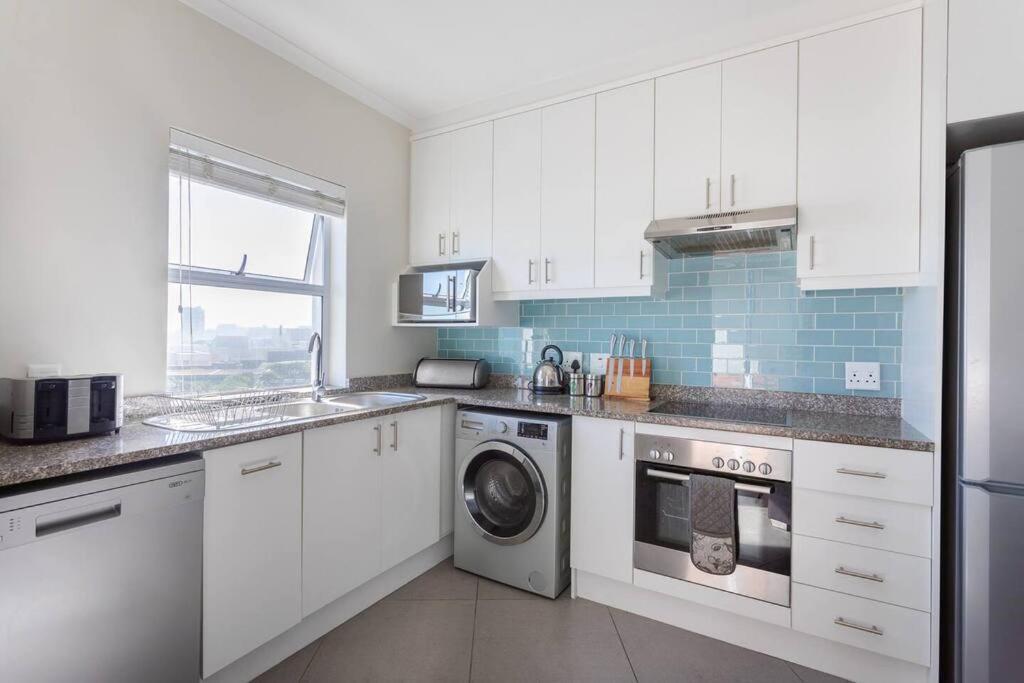 Appartement Bloubergstrand 2 Bedroom Beachfront *